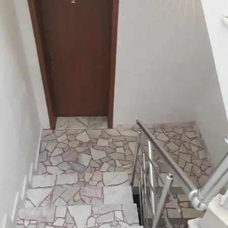 Ganz Real Estate Sarafovo 4 *