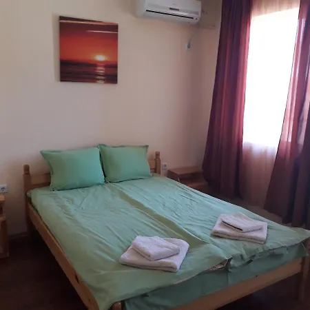 Ganz Real Estate Sarafovo 4 *