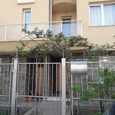 Homestay Ganz Real Estate Sarafovo 4