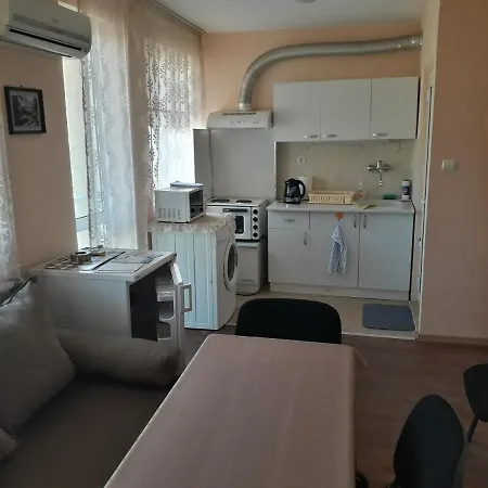 Ganz Real Estate Sarafovo 4 Homestay *
